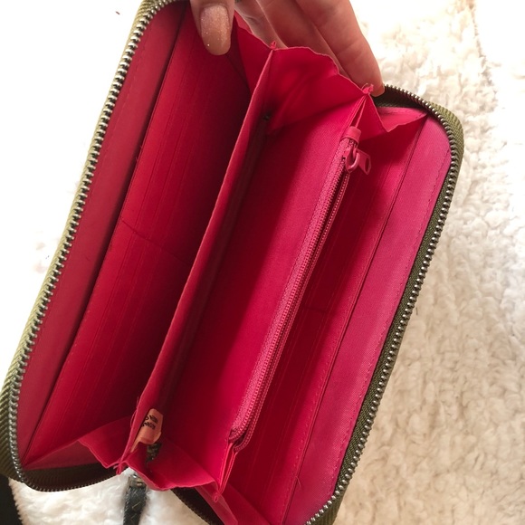 Colorful Spacious Wallet - Picture 2 of 3